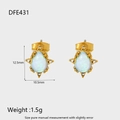 Vue détaillée boucles d'oreilles opale en forme de goutte, dimensions 12,5mm sur 10,5mm - Style Goutte Doré (DFE431)