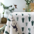 Nappe moderne en lin avec motifs d'arbres verts et cerf pour table de style nordique - Petit Carré / Cerf de Forêt Beige