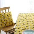 Federa per cuscino quadrata moderna con motivo a ananas giallo su tessuto sobrio - 45x45 / Stile Ananas