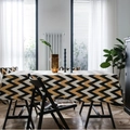 Mantel rectangular con diseño moderno de chevrón en negro, blanco y oro metálico - 140*220cm / Onda Negro Dorado (Sin Flecos)