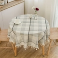 Tovaglia rotonda a quadri grigio chiaro in cotone e lino con eleganti nappe bianche - 150cm Rotondo / Grigio Bianco Nero Linea Scozzese