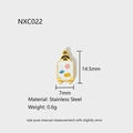 Détail macro du pendentif valise avec dimensions 14,5x7mm en acier inoxydable - Style Forme de Valise (NXC022)