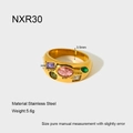Makroansicht von Edelstahlring mit Zirkonia-Steinen und detaillierten Produktmaßen - Größe 6 / Bunter Geometrischer Zirkonia Stil / Gold