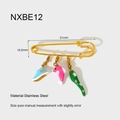 Detailed view of 18K gold plated stainless steel pin with sneaker and dolphin charms - Sneaker Dolphin Chili Style (NXBE12)