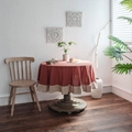 Nappe ronde rouge foncé avec bords à volants beiges en coton lavé de haute qualité - Volant Orange / 150cm Rond