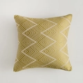 Détail de la texture jacquard à vagues et du motif géométrique sur la housse de coussin - 60x60cm / Housse de Coussin Vague Jaune