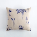 Funda de cojín cuadrada de lino beige con estampado floral azul para el sofá - 45x45cm / Pequeña Abeja Azul