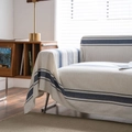 Manta de sofá de rayas azul marino con textura de algodón y lino en salón de estilo nórdico - 180x180 / Raya Azul Marino