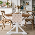 Chemin de table rustique en lin beige avec imprimés fleurs bleues et pompons élégants - 33x300cm / Marguerite Bleue (Gland Blanc)