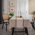 Tovaglia rettangolare in lino beige con ricami geometrici e bordi con nappe - 140x260cm / Centro Griglia Caffè