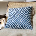 Cuscino moderno jacquard blu e beige con nappe su una sedia in legno decorata - 60x60cm / Stile Greca Blu Marino