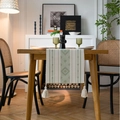 Runner da tavola boho con motivi geometrici verde salvia e nappe in cotone color crema - Verde Chiaro Geometrico + Nappe Bianche / 35*120cm