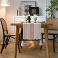 Runner da tavolo bohémien crema e terracotta con motivi geometrici e nappe in cotone - Rosa Geometrico + Nappe Bianche / 35*220cm
