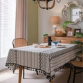 Nappe en lin bohème avec motifs géométriques noirs et bordures à pompons - Taille personnalisée / Motif Géométrique Noir Courbé