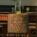 Camino de mesa jacquard marrón con flores azul turquesa y elegantes borlas decorativas - 35-200 / Jacquard Base Café Enredaderas