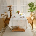 Elegante tovaglia rettangolare in cotone e lino con ricamo floreale e nappe - Foglia Blu Fiore Rosa Ricamata Beige