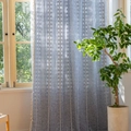 Blaugrauer halbtransparenter Vorhang mit vertikaler Textur und cremefarbenen Quasten - Kleines Quadrat Hohlmuster Stangentunnel / 132cm x 160cm / Indigoblau