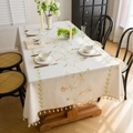 Mantel rectangular beige con bordado floral y borlas para decoración elegante del hogar - 100cmx140cm / Estilo Flor Rosa Rama Verde