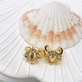 Elegant gold-plated ear cuff with Virgin Mary relief and sparkling cubic zirconia - Style 17