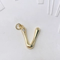 Polierter Messingbuchstabe V Anhänger mit einem Kristallstein für DIY-Halsketten - Gold V