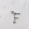 Anhänger Buchstabe F aus silbernem Messing mit kleinem Kristall für DIY-Halsketten - Silber F
