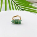 Detailed view of adjustable fish shaped gold ring with green aventurine stone - Aventurine Look (Style F)
