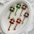 Set of 6 mini enamel poker card key pendants with flowers and faux pearl charms - Purple Flower Key Style (Pendant Only (Without Chain))