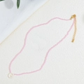 Collar de cuentas rosas con colgante de letra G de concha blanca y cierre dorado - Estilo de Cuarzo Fresa (XL-299-2)
