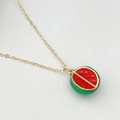 Collier chaîne dorée avec un pendentif pastèque 3D et finition en émail rouge - Style Tranche de Pastèque 3D (N)