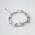 Bracelet chaîne argentée à gros maillons rectangulaires avec fermoir mousqueton réglable - Bracelet à Mailles Géométriques Rectangulaires Ajourées (Style C)