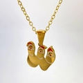 Collana dorata con iniziale di Natale lettera W e ciondoli a forma di Babbo Natale - Lettera W