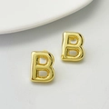 Poliertes Gold Ohrstecker mit Initialen B im 3D-Design für minimalistischen Stil - Gold B