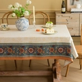 Mantel rectangular beige con jacquard floral y bordes con flecos bohemios - 140x100 / Blanco Crema Hibisco Azul