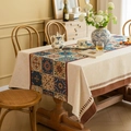 Mantel rectangular con patrón bohemio y elegantes flecos marrones sobre la mesa - 140x100 / Azulejo Marroquí