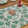 Weihnachts-Servietten-Set mit grünen Stechpalmen-Prints auf strukturiertem Baumwollleinen - Bronzierung Edelweiß