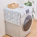 Housse de lave-linge géométrique bleue avec poches latérales et pompons blancs - Plantule d'orge bleue
