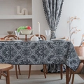 Nappe jacquard élégante noir et blanc avec motifs damassés et glands à franges noires - 110x170cm / Jacquard Noir