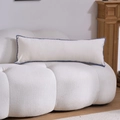 Dettaglio di un cuscino lombare bianco con bordo smerlato blu scuro su un divano - Senza Imbottitura / Ricamo Festonato Grigio