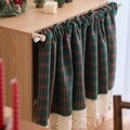 Vorhang im britischen Stil mit grünem Karomuster, weißer Spitze und Troddeln für Schrank - 150x45 / Dunkelgrün Kariert