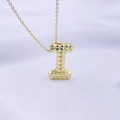 Elegante goldene Halskette mit Buchstabe I und Pyramiden-Textur an einer feinen O-Kette - Gold I