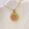 Collana con ciondolo lettera W in smalto rosa e catena dorata da donna - Lettera W / Rosa
