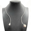 Minimalist silver geometric choker necklace with large polished metal water drop pendants - Silver