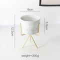 Pot en céramique marbre gris avec support trépied doré, hauteur totale 12,5 cm - Petit / Doré