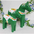 Juego de dos figuras de caballos suecos de Dala en verde con pintura tradicional Kurbits - C1-Caballo Verde (Juego de 2)