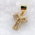 Vergoldeter Buchstabe Y Anhänger mit Zirkonia-Steinen in Baguette- und Rundschliff - Nur Anhänger (Ohne Kette) / Gold Y