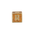 Pendente a cubo placcato oro con micro-pavé di zirconi arancioni e lettera R a sbalzo - Lettera R