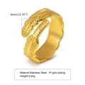 Anillo ajustable de pluma en acero inoxidable con baño de oro 18k y ancho de 9mm - Talla única / Estilo Forma de Pluma (R-616)