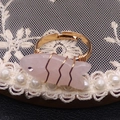 Anello artigianale a forma di pesce in filo metallico con cristallo rosa - Forma Pesce Avvolto a Mano (6059014595208) / Quarzo rosa