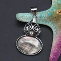 Oval iridescent shell pendant with silver hollow metalwork and zircon in gourd shape - 28x44mm, 10g / Black Mother of Pearl