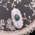 Vintage oval white stone pendant with turquoise inlay and gold scalloped metal frame - 16x36mm, 4g / Howlite